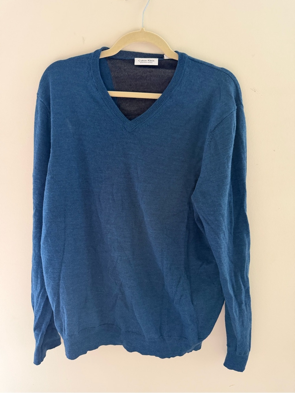 Calvin Klein Men's Teal-Blue V-Neck Sweater